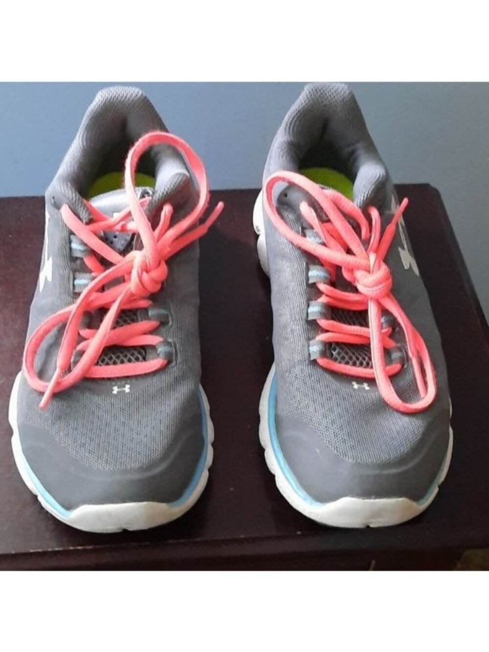 Under Armour Charged 24/7 Low Gray Coral Running Sneakers Women’s Size 6